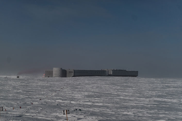 Back view of South Pole station, no red exterior lights