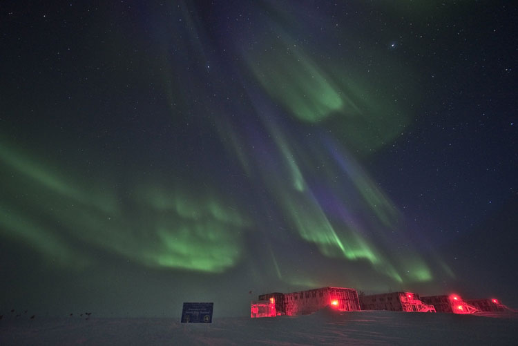 Auroras over South Pole station, seen from front