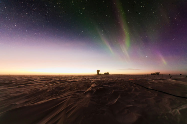 Sunlight just barely on horizon at South Pole