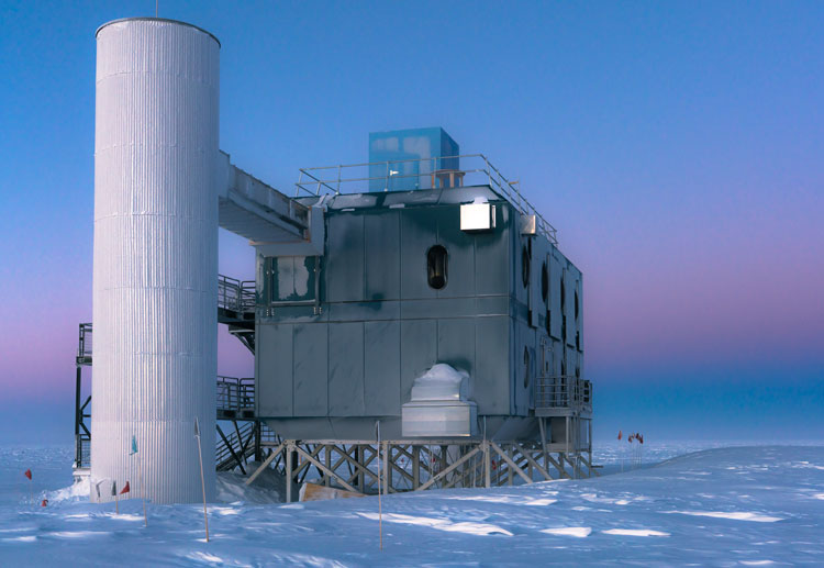 IceCube Lab at twilight, blue horizon