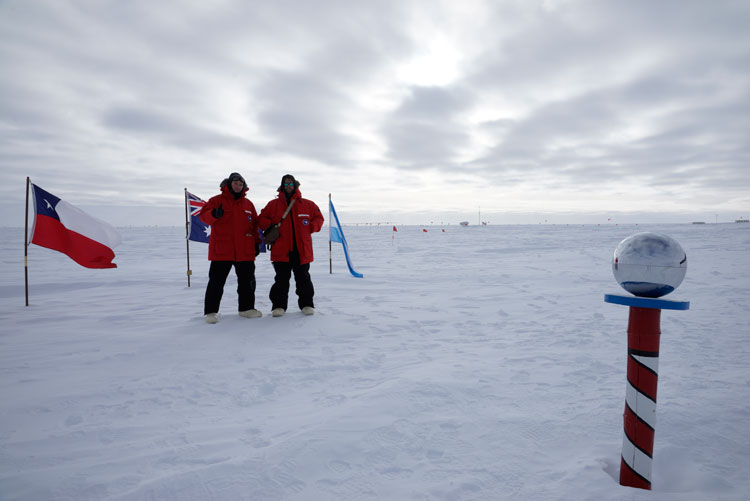 IceCube winterovers just arrive to South Pole