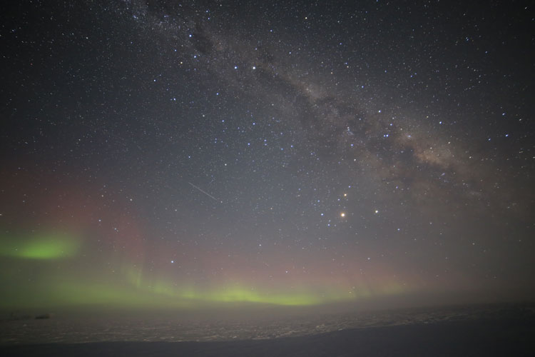 aurora and Milky Way from tripod shot