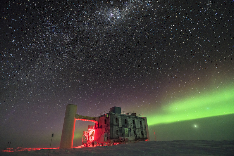 Milky Way and auroras over IceCube Lab