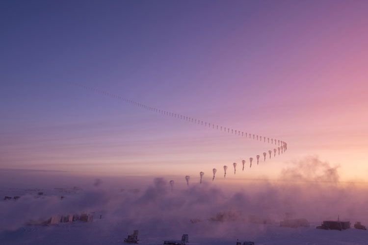 Time lapse of NOAA balloon launch at South Pole