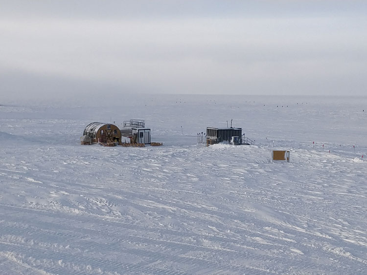 Fuel pit set up on South Pole runway