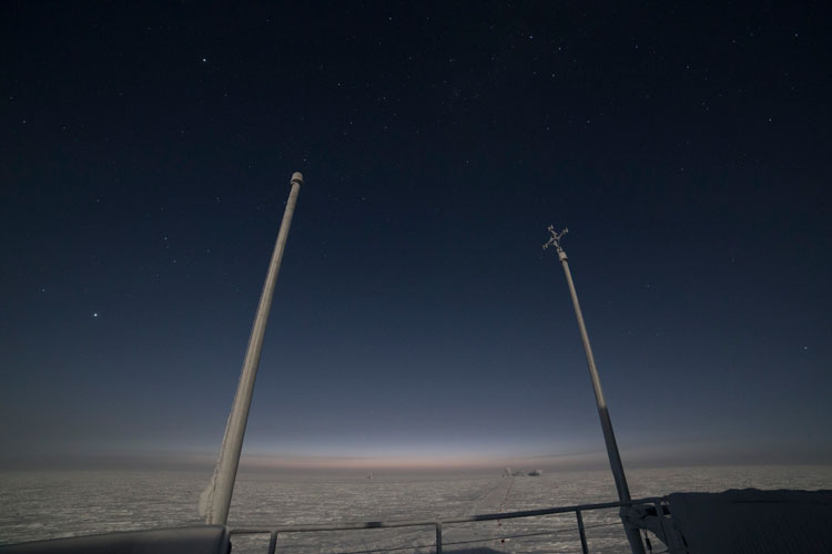 Horizon at South Pole getting brighter