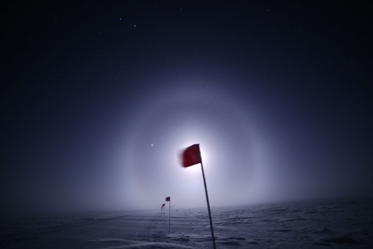 Moon halo at South Pole