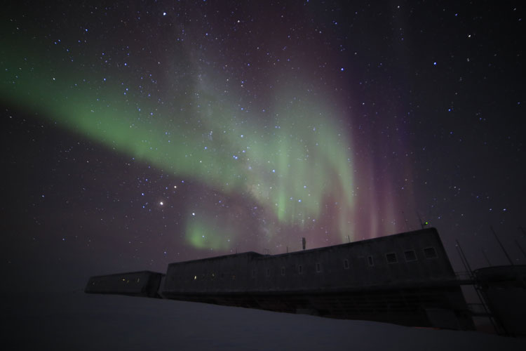 Aurora over South Pole station